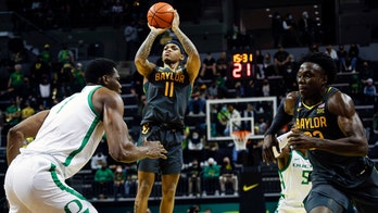 No. 1 Baylor leans on top players to beat Oregon