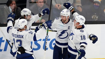 Stamkos has 4-point game, Lightning beat Maple Leafs 5-3
