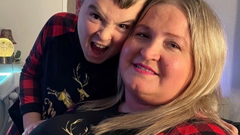 Mom loses 118 pounds after seeing photo of herself in Christmas pajamas