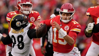 Chiefs rout stumbling Steelers 36-10 to clinch AFC West