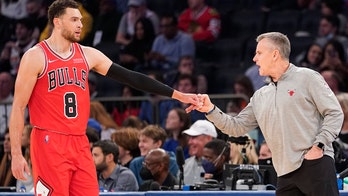 DeRozan, LaVine help Bulls hang on to beat Knicks 119-115