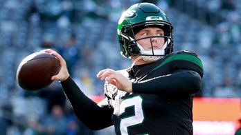 Jets' Zach Wilson dodges several would-be tacklers on way to 52-yard touchdown