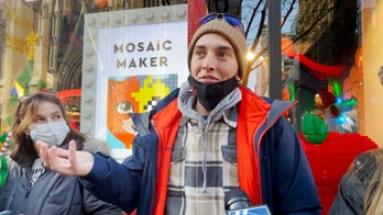 Holiday shoppers weigh in: Is 'Die Hard' a Christmas movie?