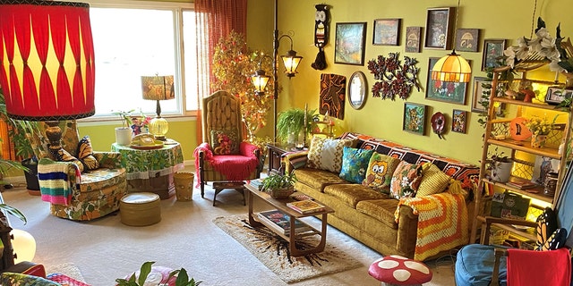 Wittig’s living room is pictured. (SWNS) 
