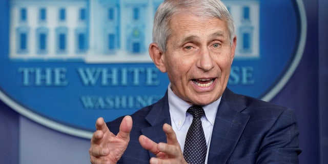 Dr. Anthony Fauci speaks about the Omicron coronavirus variant during a press briefing at the White House in Washington, U.S., December 1, 2021. REUTERS/Kevin Lamarque     