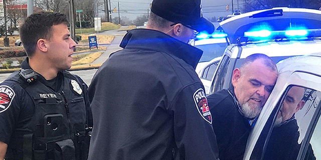 A detailed description from bank tellers and witnesses, helped officers arrest Allen Clark minutes after he robbed the Pinnacle Bank in Murfreesboro on Monday.