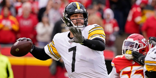Pittsburgh Steelers quarterback Ben Roethlisberger throws during the first half of an NFL football game against the Kansas City Chiefs Sunday, Dec. 26, 2021, in Kansas City, Mo.