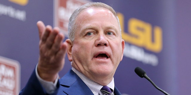 Brian Kelly speaks after being introduced as head coach of the LSU Tigers during a news conference at Tiger Stadium Dec. 1, 2021 in Baton Rouge, ルイジアナ.