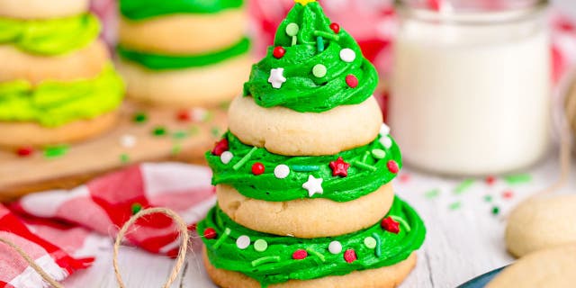 Melanie Cagle, founder of the food blog The Cagle Diaries, shared her Christmas cookie dessert recipe with Fox News Digital.