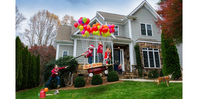 For their 2021 Christmas card, the Stanleys created a hilarious flyaway scene that took inspiration from popular animated films, including ‘The Polar Express,’ ‘The Grinch’ and ‘Up.’