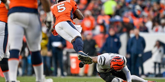 Broncos' Teddy Bridgewater Released From Hospital, Enters Concussion ...