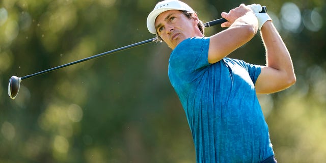 CADIZ, SPAIN - 十月 16: Thorbjorn Olesen of Denmark plays a shot during Day Three of The Estrella Damm N.A. Andalucia Masters at Real Club Valderrama on October 16, 2021 in Cadiz, S西班牙