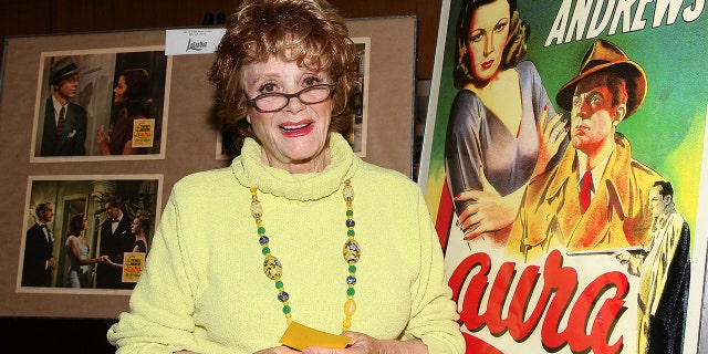Actress Cara Williams arrives at AMPAS' 'Oscar Noir: 1940's Writing Nominees From Hollywood's Dark Side' on May 24, 2010, en Beverly Hills, California.