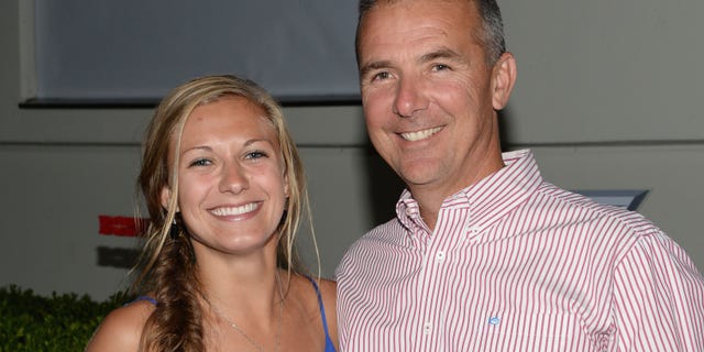 Coach Urban Meyer en dochter Gigi Meyer woonden de BODY bij bij ESPYs in de Milk Studio op 14 juli 2015 in Hollywood.