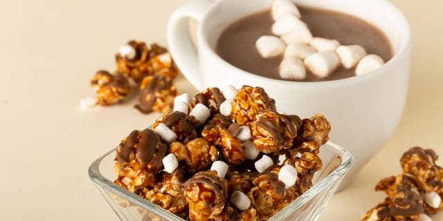 Popcornopolis Hot Cocoa &amp; Marshmallow Popcorn