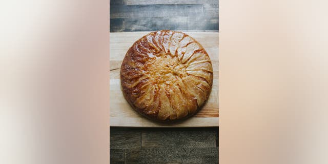 This pear upside-down cake recipe from siggi’s is made with real pears and yogurt.