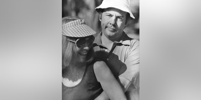 Tim Conway’s Daughter Recalls Legal Battle With Stepmom Over ‘Carol Burnett Show’ Star’s Care: ‘It Was A Mess’ - Fox News 6 Kelly Conway's parents divorced when she was 17. Still, her father was always nearby.