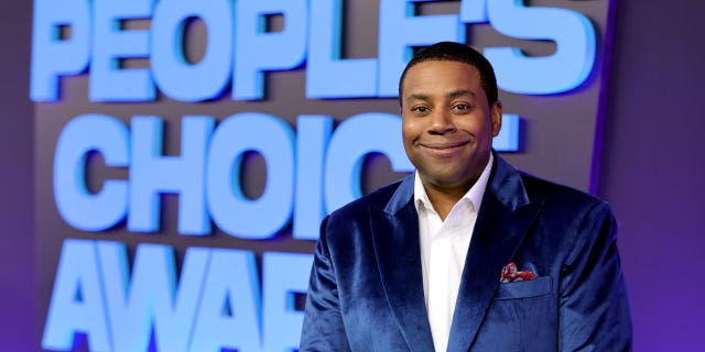 Kenan Thompson attends the 47th Annual People's Choice Awards at Barker Hangar.