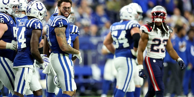 Michael Pittman (11) of the Indianapolis Colts reacts after an altercation during the third quarter against the New England Patriots at Lucas Oil Stadium Dec. 18, 2021, インディアナポリスで.