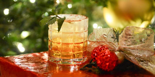 Montage Palmetto Bluff shares its Mrs. Claus' Remedy cocktail recipe with Fox News.