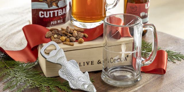 Olive &amp; Cocoa Fly Fishing Pub Crate