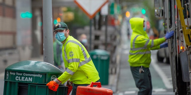Some Nyc Sanitation Workers See Salaries Approach 300000 Due To