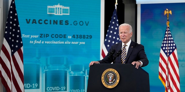El presidente Biden continuó enfatizando la necesidad de que los estadounidenses reciban sus vacunas de refuerzo COVID-19.