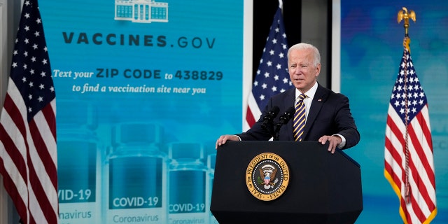 El presidente Biden continuó enfatizando la necesidad de que los estadounidenses reciban sus vacunas de refuerzo COVID-19.