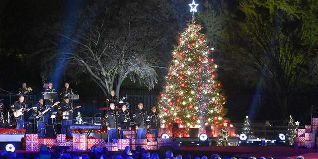 National Christmas Tree Lighting 2021 with the attendance of President Biden in Washington, D.C., 12 월. 2, 2021.