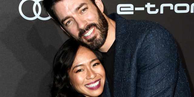 (L-R) Linda Phan and Drew Scott tied the knot in May 2018.