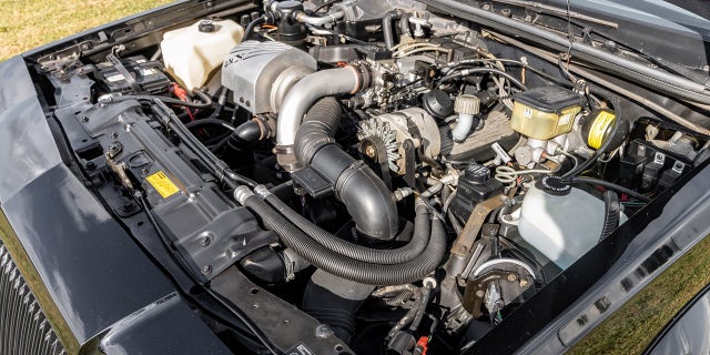 Il 1987 Buick GNX is powered by a turbocharged 3.8-liter V6 with over 300 hp.