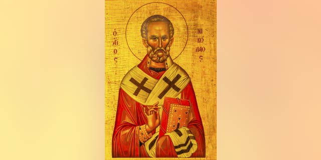 TravelGuides - The history of Santa Claus, his red suit and stand-out pop culture moments 3 Saint Nicholas reportedly wore red robes while he lived a life of piety. Historians theorize that these red robes contributed to the evolution of Santa, whose name comes from the Dutch nickname for Sint Nikolaas –Sinter Klass.