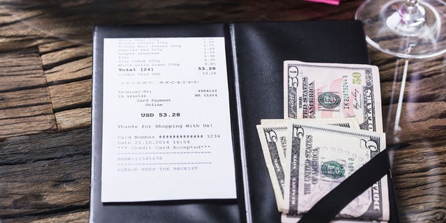 The video sparked a debate about tipping and whether the waiter was right to complain or not.