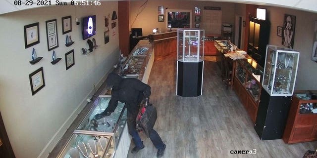 Jewelry stores are often targeted in smash-and-grab robberies. (Conway Police Department)