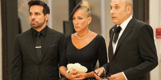 (L-R) Mario Cantone as Anthony, Sarah Jessica Parker as Carrie, and Willie Garson as Stanford in "And Just Like That."