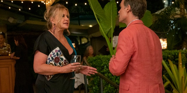 Coolidge (L) in ‘White Lotus’ with co-star Murray Bartlett (R).