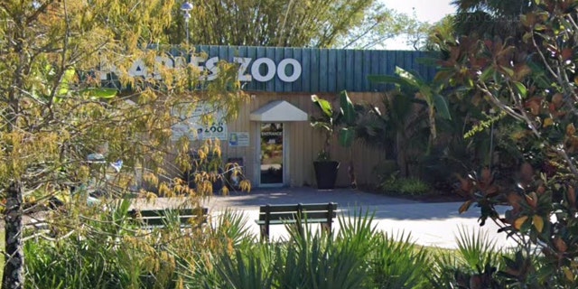 The entrance to the Naples, Florida, zoo.