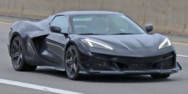 This suspected prototype of the upcoming Chevrolet Corvette E-Ray hybrid was spotted undergoing testing.