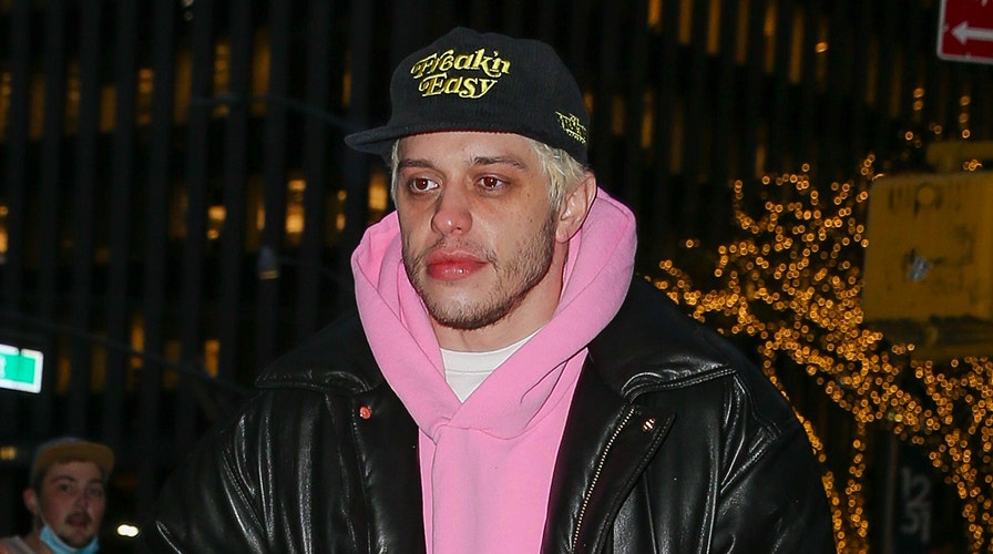 Pete davidson deals pink hoodie