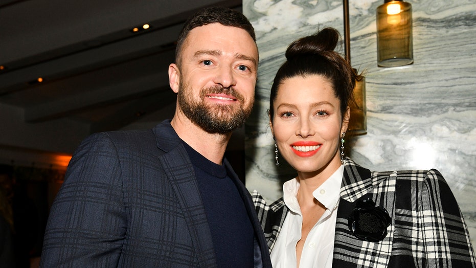 Justin Timberlake and Jessica Biel team up for couples ab workout: ‘Swolemates’