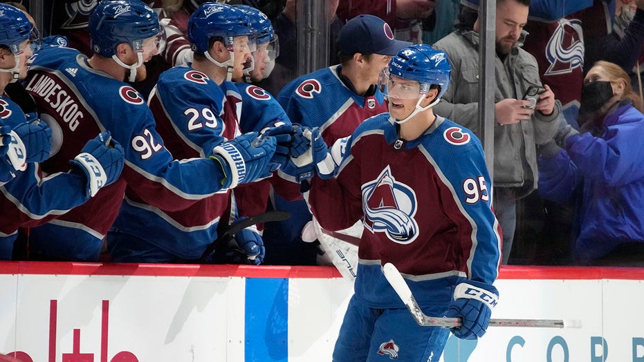 Avalanche score 7 in 3rd straight, cruise past Red Wings 7-3