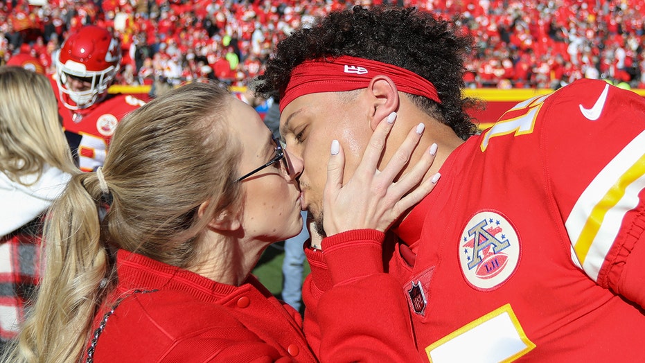Patrick Mahomes’ fiancé sends message to doubters as Chiefs clinch AFC West