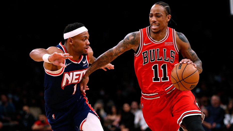 LaVine, DeRozan lead Bulls to 111-107 win over Nets