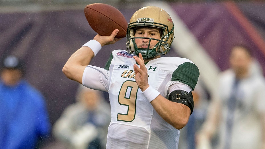 Dylan Hopkins, UAB beat No. 12 BYU 31-28 in Independence Bowl