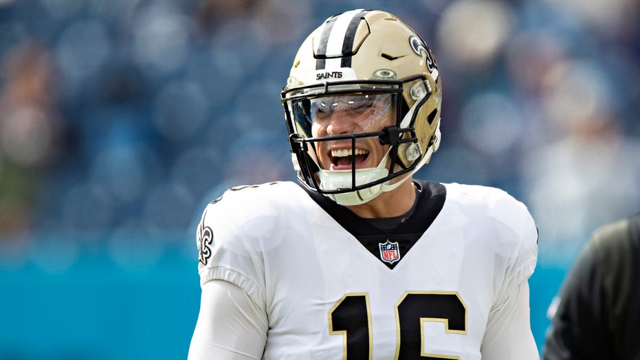 Saints prepping to start rookie Ian Book after Trevor Siemian, Taysom Hill placed on COVID list: report