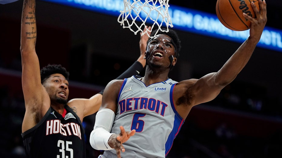 Christian Wood helps Rockets extend Pistons losing streak to 14 games