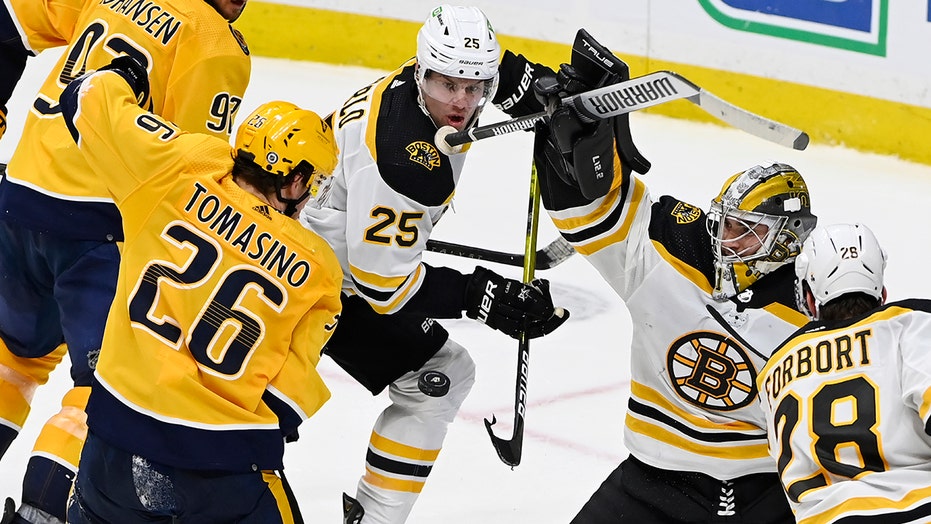 Swayman's 42 saves leads Bruins over Predators 2-0