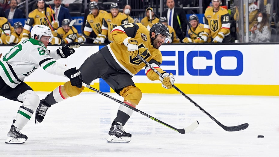 Golden Knights rally for 5-4 win, end Stars’ 7-game run
