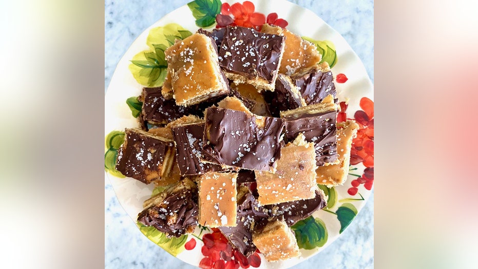 Salted chocolate toffee bars for Christmas dessert