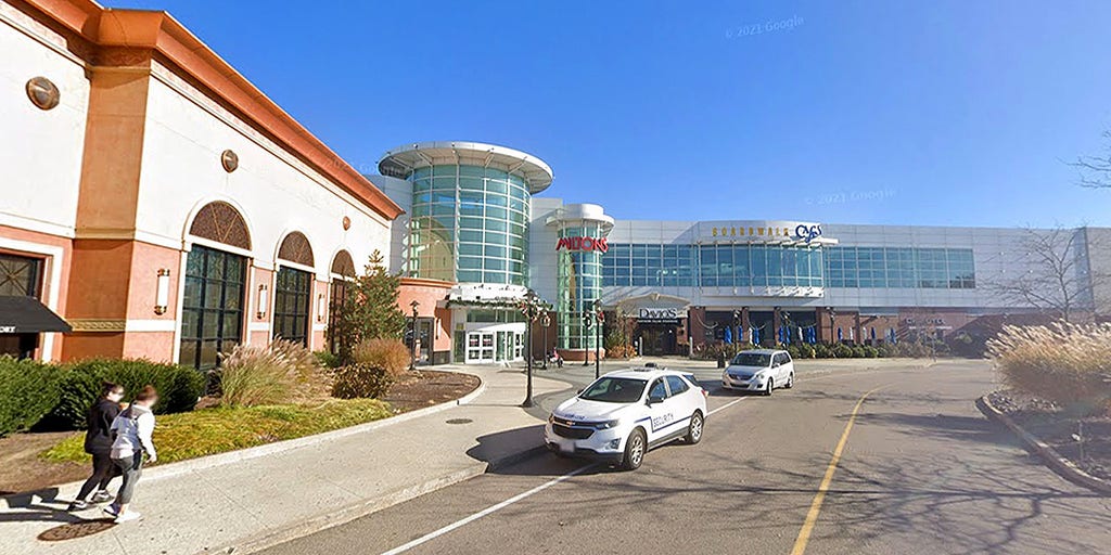 Massachusetts mall to increase security after fatal shooting - Vimarsana News